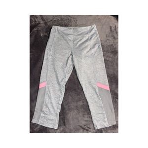 Grey cropped workout leggings